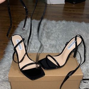 Steve Madden Tie Up Heels. Black. Size 6.5 NEVER WORN. Brand New from box.